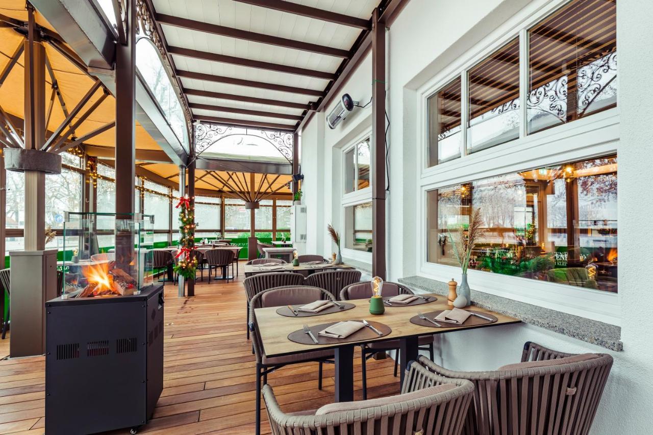 Hafenhotel Zu 4*